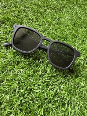 Le Specs Matte Black Polarized Retro Square Sunglasses